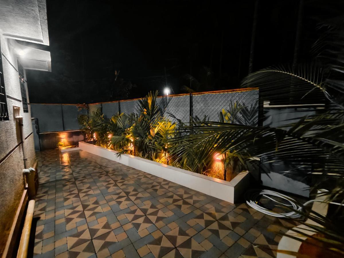 Ambadnya Niwas Apartment Nagaon  Bagian luar foto